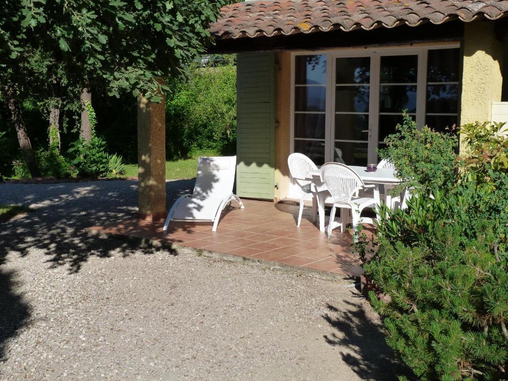 Le Mas Du Pere La Motte  Room photo